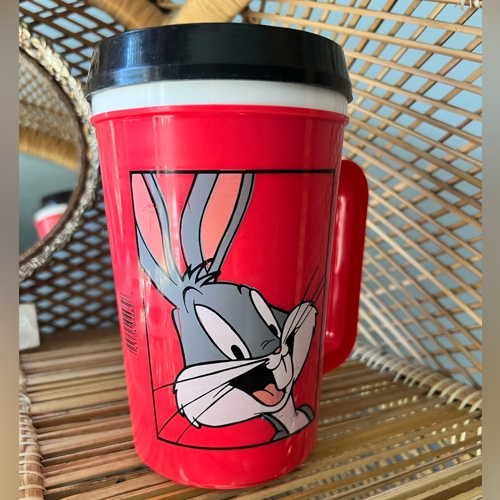 Warner Bros vintage Bugs Bunny Tumbler